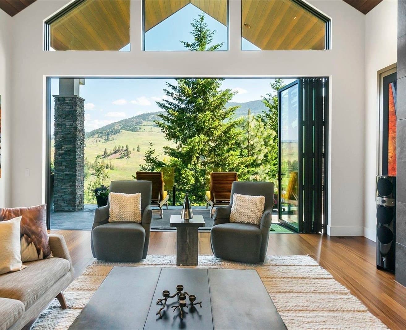 Mountain View - Panoramic Windows